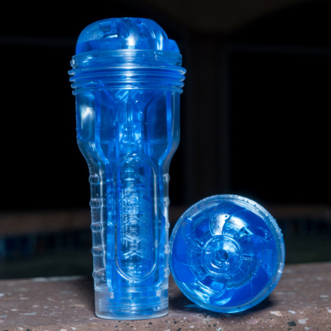 Wnętrze Fleshlight Turbo Thrust Ice Blue – opatentowana tekstura dla intensywnych doznań Wnętrze Fleshlight Turbo Thrust Ice Blue – opatentowana tekstura dla intensywnych doznań