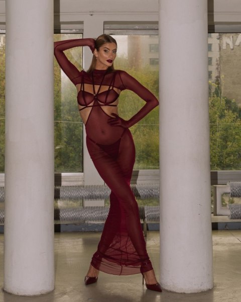 Modelka w komplecie Vivien