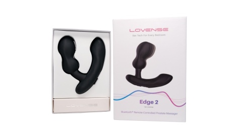 Zbliżenie na elastyczną, regulowaną końcówkę masażera Lovense Edge 2, która dopasowuje się do anatomii.