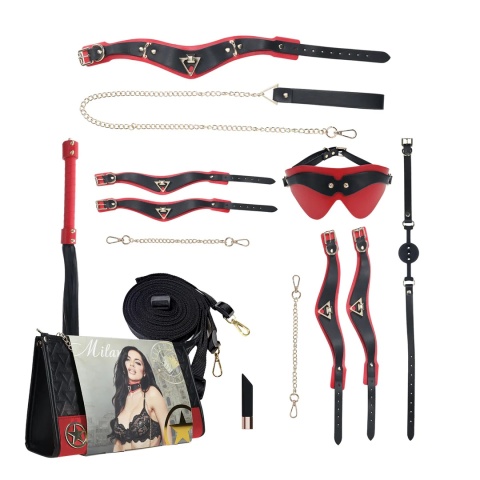 Luksusowy zestaw BDSM Milan Collection 9w1 w czarnej torbie z widocznymi czarno-czerwonymi akcesoriami.