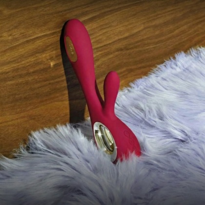 LELO Soraya Wave™ Deep Rose – Luksusowy Wibrator Rabbit z Technologią WaveMotion™