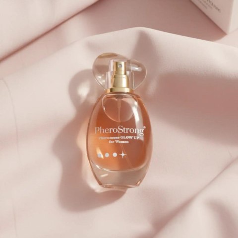 Elegancki flakon perfum damskich z feromonami PheroStrong Glow up 50ml